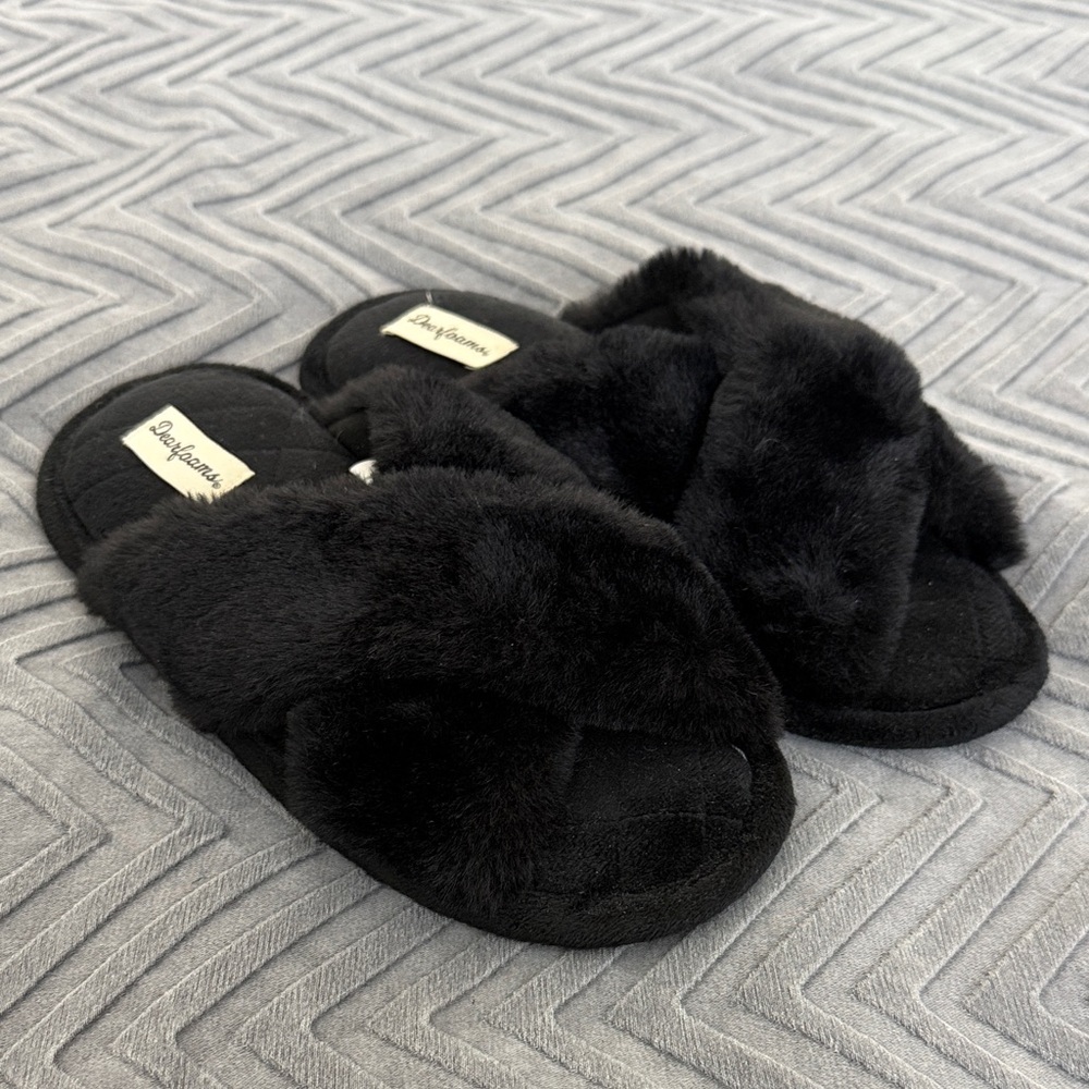 Dearfoams Women's Plush Black Slippers
